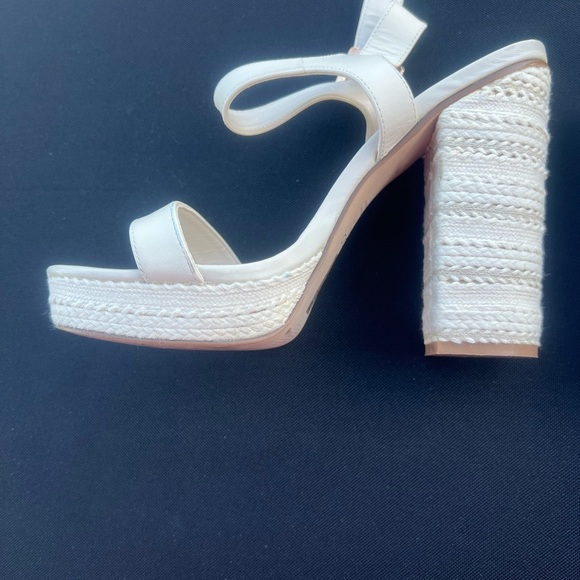 Aldo Elegant White Platform Sandals size 9 - Picture 6 of 11